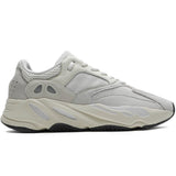 YEEZY BOOST 700 - 4bf046854d4bccb67544c5837cc75686